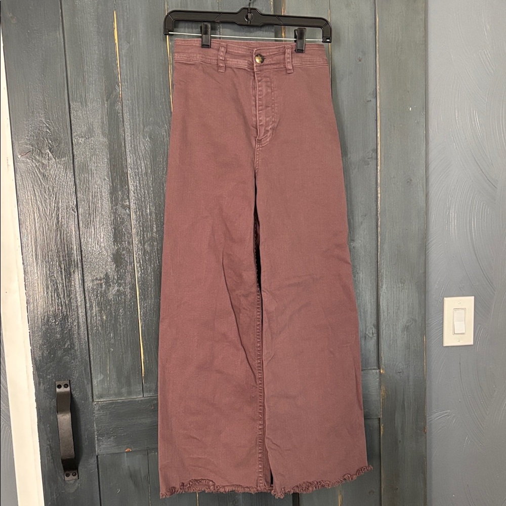 Billabong mauvy/ Brown High rise Flare & Wide Leg Jeans sz 25